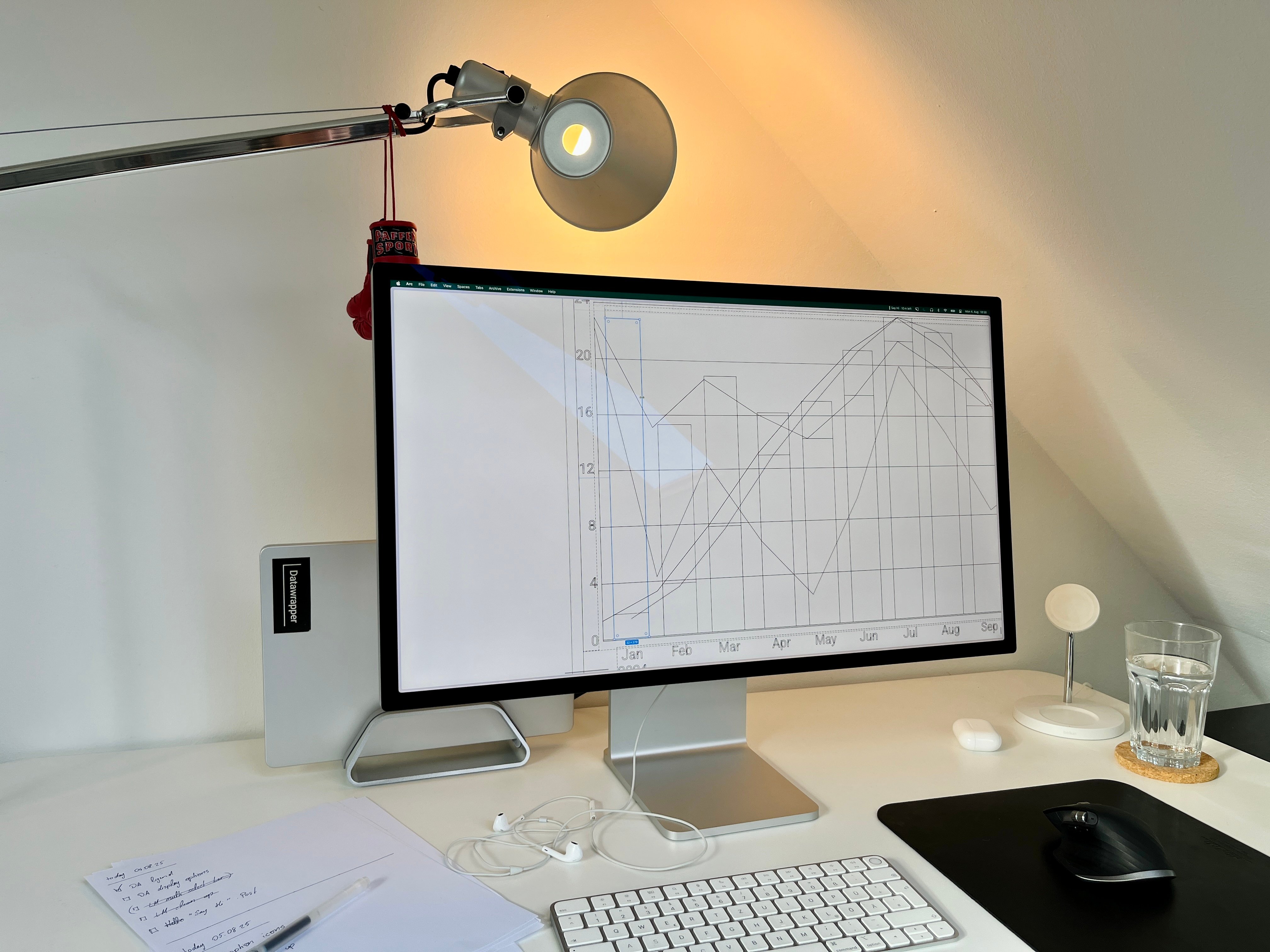 I’ve been <strong>working remotely</strong> for more than five years already, so I really value a clean and comfy home office set-up.