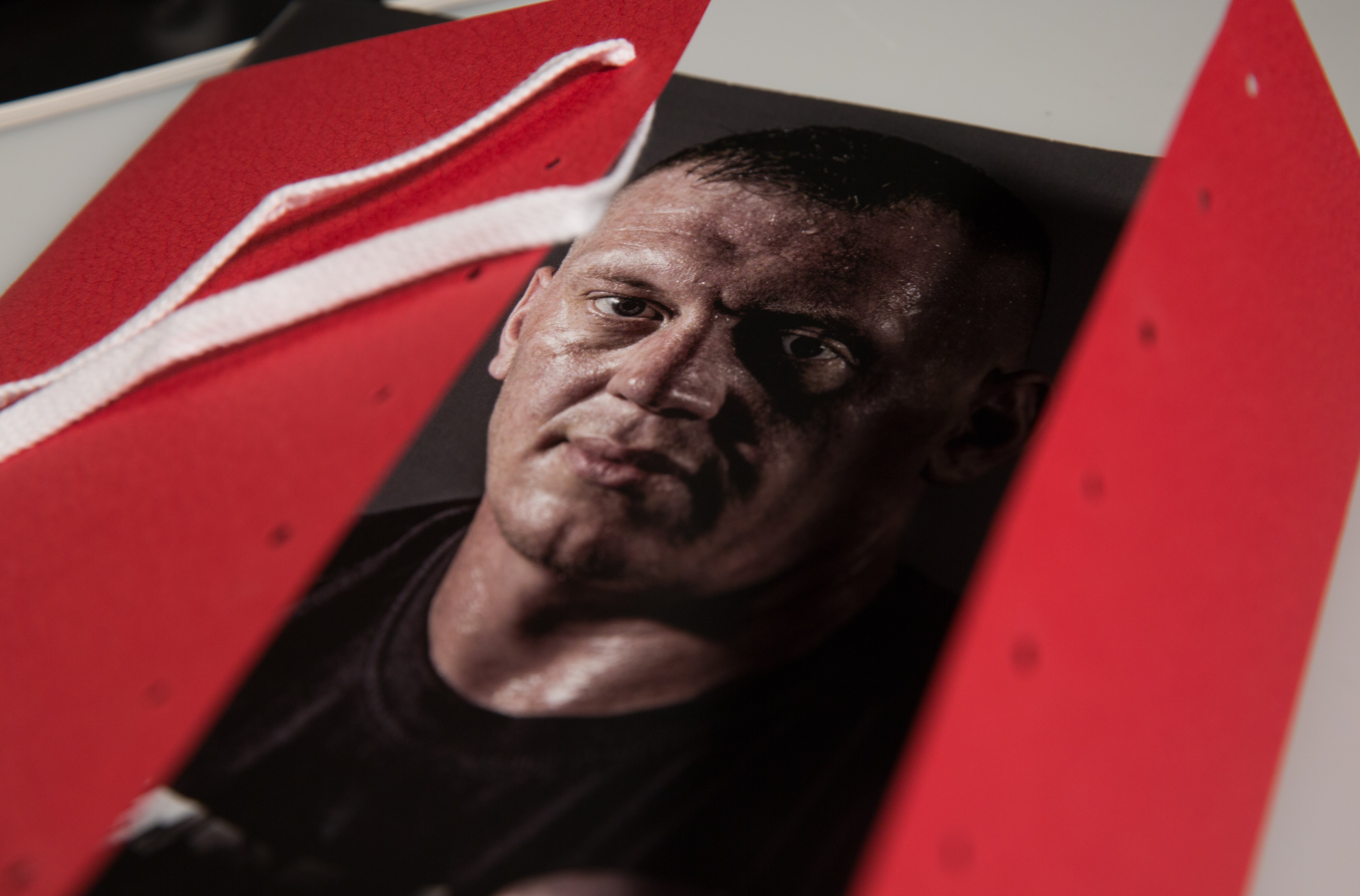 While in university, I published an <strong>editorial magazine about a Stuttgart-based martial arts school</strong>. Initially I was more drawn to portraying the characters of the fighters, but some years later, I’ve started training in boxing myself.